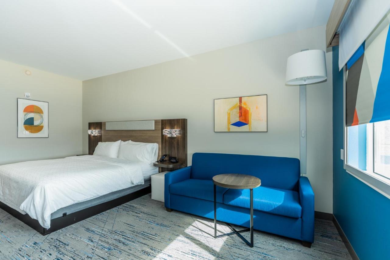 Holiday Inn Express & Suites Charlottesville By Ihg Exterior foto